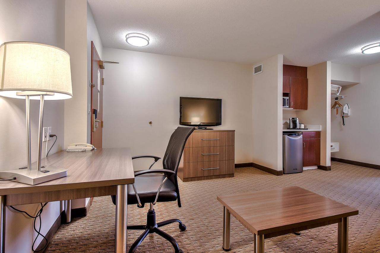Comfort Inn & Suites South YYC Eksteriør bilde