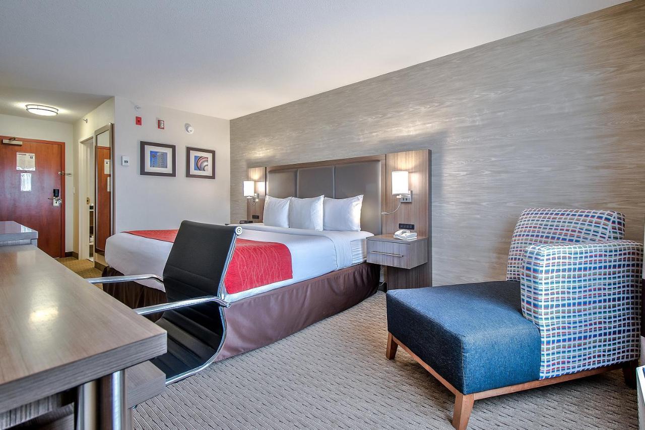 Comfort Inn & Suites South YYC Eksteriør bilde