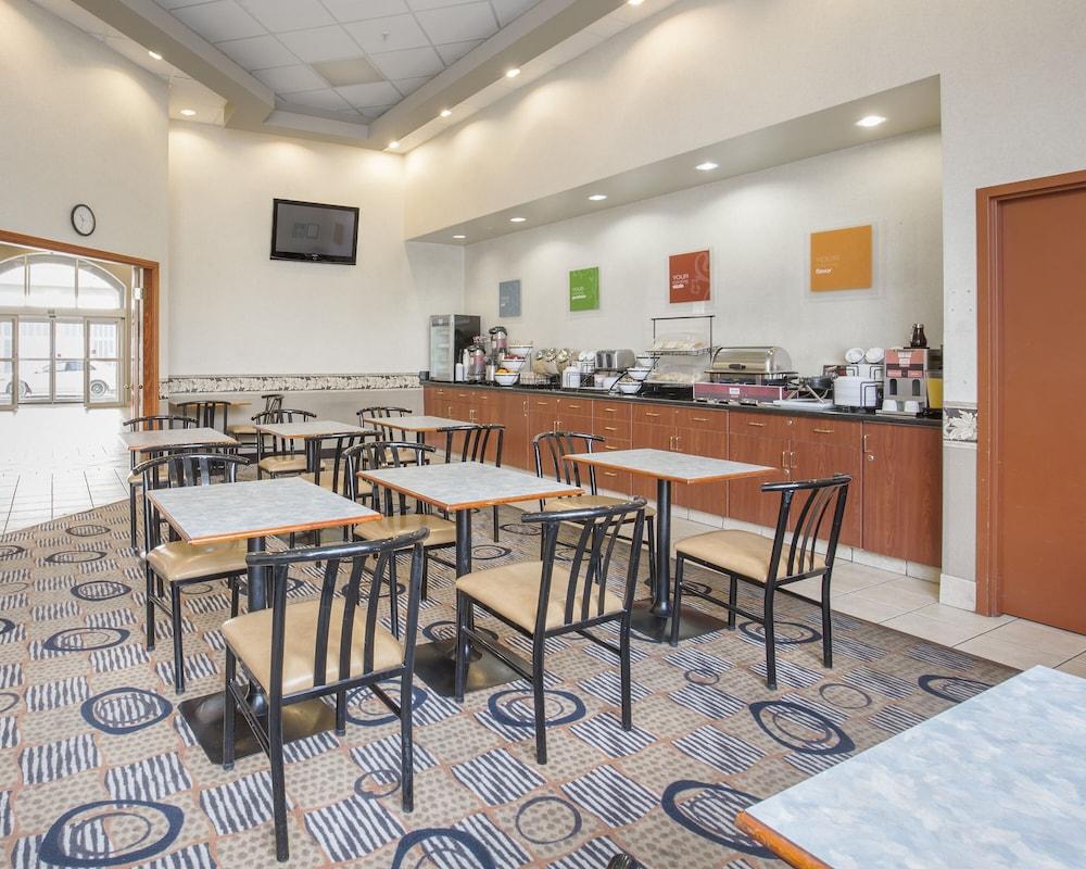 Comfort Inn & Suites South YYC Eksteriør bilde