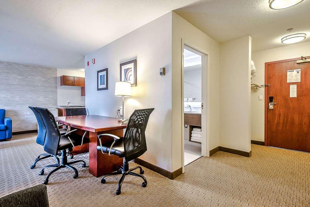 Comfort Inn & Suites South YYC Rom bilde