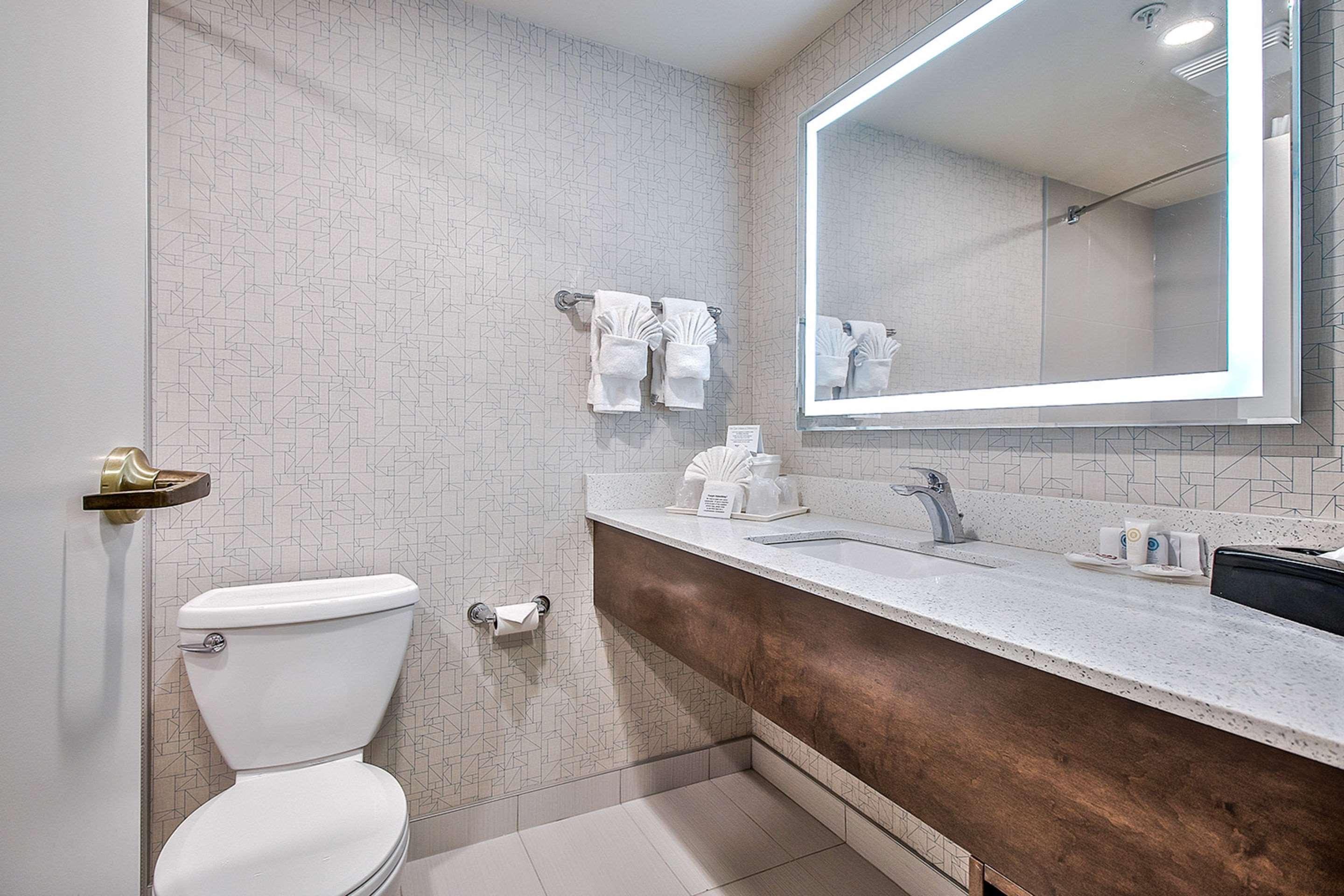 Comfort Inn & Suites South YYC Eksteriør bilde