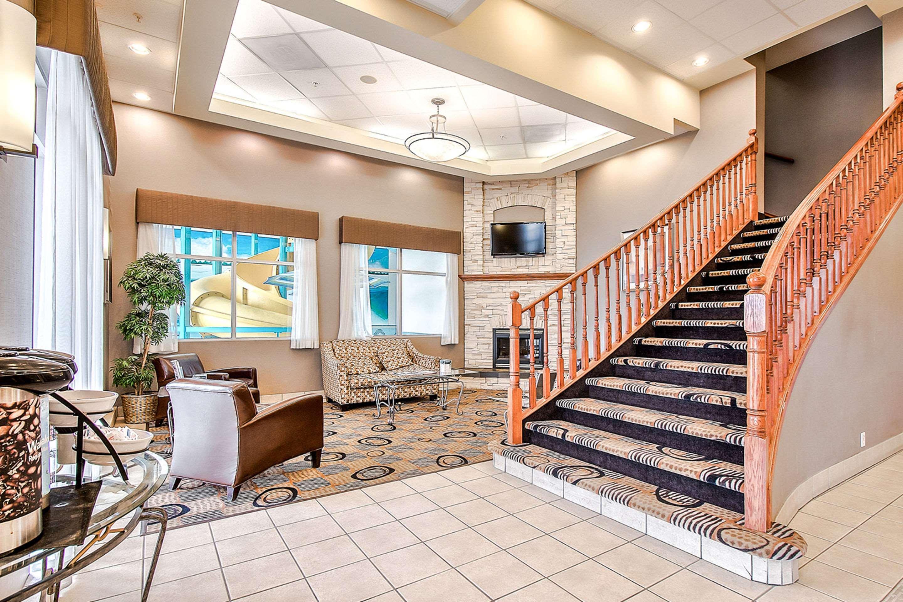 Comfort Inn & Suites South YYC Eksteriør bilde