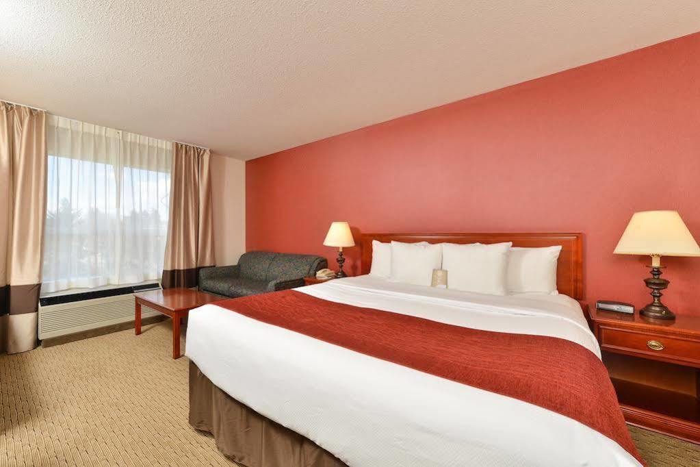 Comfort Inn & Suites South YYC Eksteriør bilde