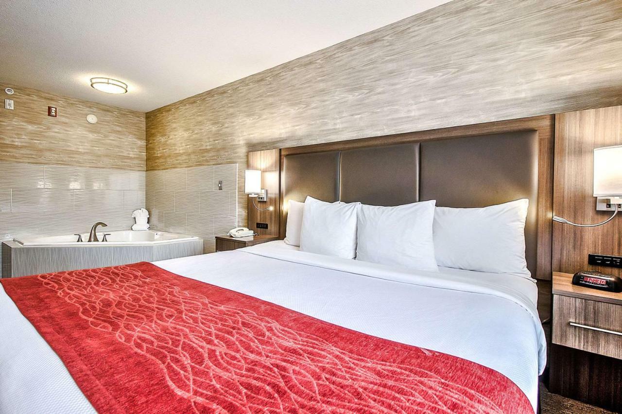 Comfort Inn & Suites South YYC Eksteriør bilde