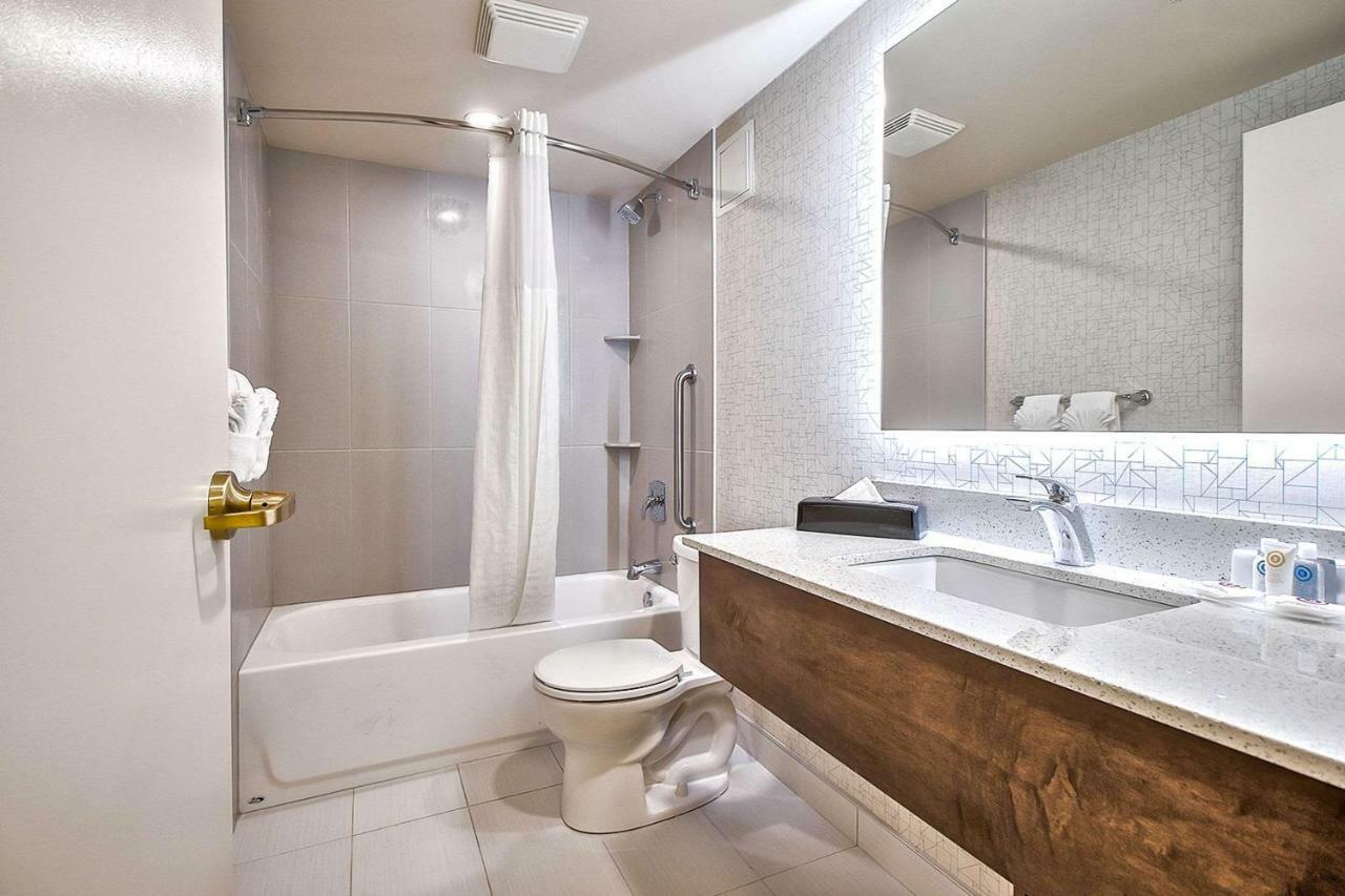 Comfort Inn & Suites South YYC Eksteriør bilde